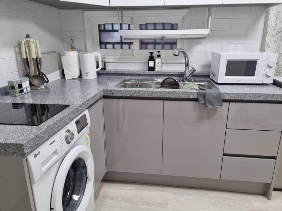 Apartment Hyehwa Always The Sun Seoul